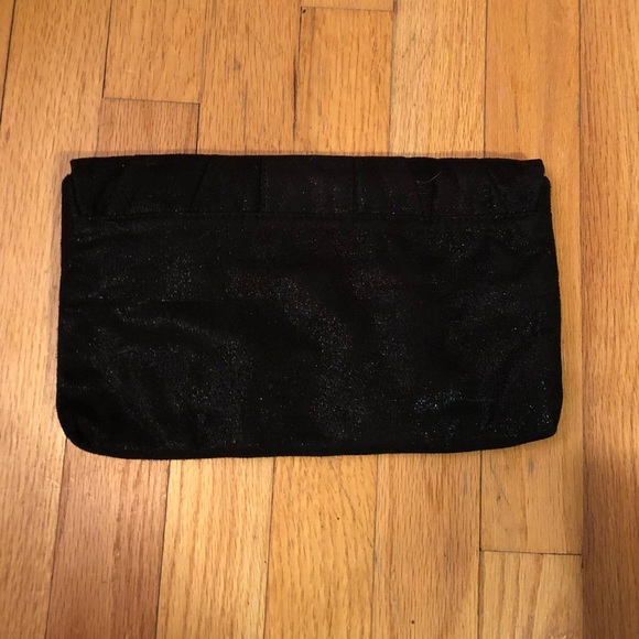 Poppie Jones Black With Blue Shimmer Clutch - Picture 2 of 6